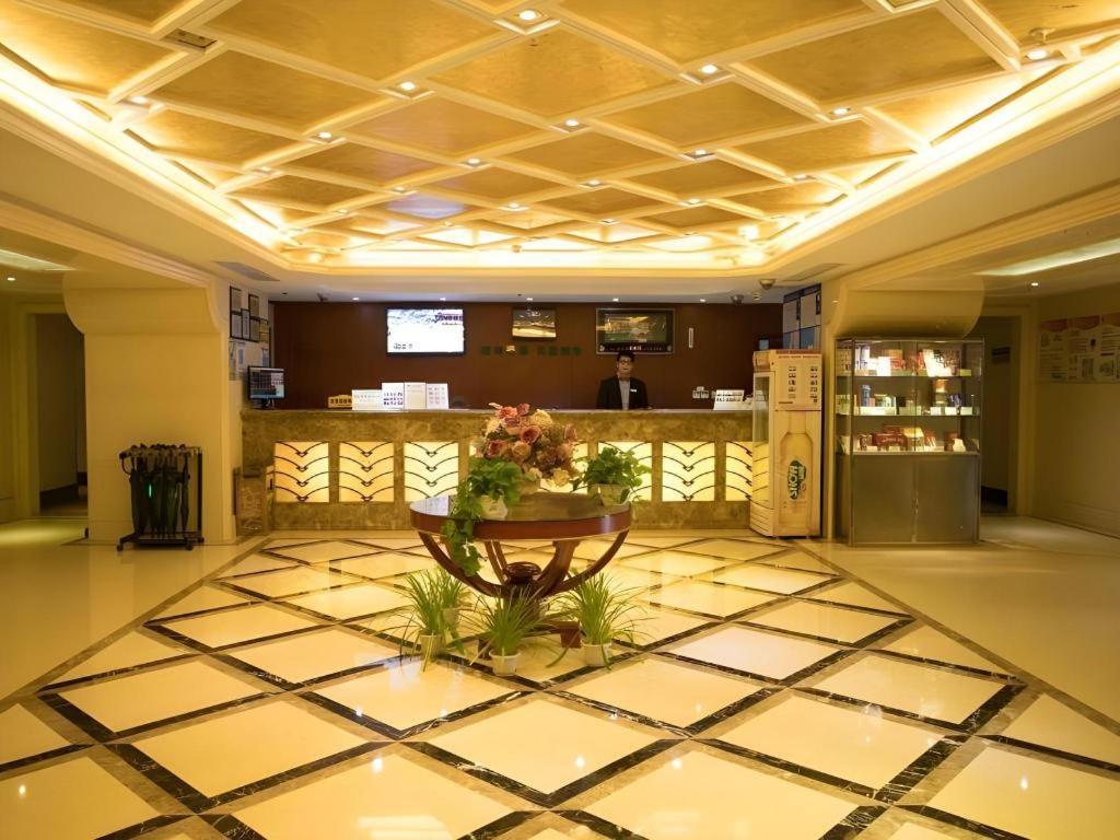 Greentree Inn Suzhou Railway Station North Square Haobainian Wedding Dress City Express Hotel Buitenkant foto