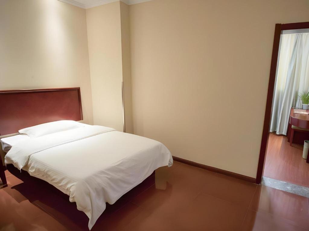 Greentree Inn Suzhou Railway Station North Square Haobainian Wedding Dress City Express Hotel Buitenkant foto